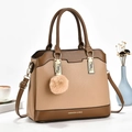 Elegante borsa a tracolla in pelle PU bicolore marrone e beige con ciondolo morbido - Cachi chiaro