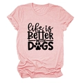 Detail der rosa Baumwollmischung mit Life is Better With Dogs Aufdruck und Pfote - Rosa (Schwarzer Druck)
