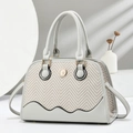 Elegante borsa in tessuto a spina di pesce con finiture in pelle grigia e logo oro - Grigio
