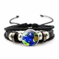 Détail d'un bracelet multicouche en cuir tressé avec cabochon en verre Yin Yang - Carte de la Terre Yin Yang (JY007928-22)