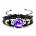 Détail du bracelet en cuir tressé avec breloque Yin Yang en verre violet et perles argentées - Flamme Violet Foncé Yin Yang (JY007928-19)