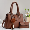 Ensemble sac à main marron grainé avec pochette assortie et breloque perlée chic - Jaune Terre