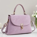 Sac à main chic en cuir lavande avec fermoir doré et bandoulière réglable - Violet