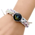 Bracelet tissé à la main avec un pendentif cœur bleu et jaune orné des armoiries d'Ukraine - Style de Cœur de l'emblème de l'Ukraine (JY008085-8)