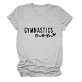 Détail de l'imprimé GYMNASTICS mom sur t-shirt gris chiné avec manches retroussées - Gris Clair (Police Noire)