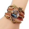 Geflochtenes mehrlagiges Lederarmband mit Route 66 Glas-Cabochon und Metall-Schmetterling - Route 66 Retro Auto (JY008186-5)