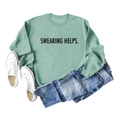 Mise à plat d'un sweatshirt vert menthe avec texte imprimé noir SWEARING HELPS - S / Vert Clair (Police Noire)