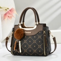 Sac fourre-tout à monogramme classique avec bordure en cuir marron et breloque - café