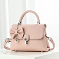 Sac à bandoulière classique rose clair avec décoration nœud et pendentif perle - Rose