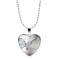 Collier avec pendentif en forme de cœur chat et papillon et chaîne à billes argentée - Chat aux Yeux Fermés et Papillon Bleu (JY008172-9)