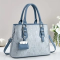 Sac à main élégant bleu clair avec texture gaufrée et bandoulière réglable amovible - Bleu