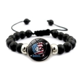 Makro-Detail von 2023 Baseball-Perlenarmband mit US-Flaggen-Glasanhänger und Kordelzug - Catcher-Silhouette-Stil (JY008293-9)