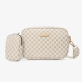 Detalle del bolso bandolera crema con motivos dorados y herrajes metálicos - Blanco