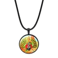 Dettaglio del ciondolo Murugan con vivace illustrazione del pavone e cordoncino nero - Stile Divinità Murugan (JY00624-2)