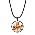 Dettaglio del ciondolo della dea indù Saraswati con cordino nero e vetro lucido - Stile Saraswati con Pavone (JY00624-11)