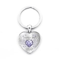 Détail d'un porte-clés commémoratif cœur avec pierre de naissance violette et ailes - Lilac Heart