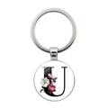 Détail du porte-clés lettre U avec motifs floraux sous dôme en verre et anneau argenté - Style Lettre U (JY008388-U)