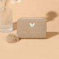 Beige gesteppte Geldbörse für Damen mit weißem Schmetterling und weichem Plüschanhänger - Khaki