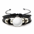 Dettaglio macro del bracciale in pelle multistrato con ciondolo a tema pallina da golf - Golf (JY008460-12)