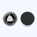 Vorder- und Rückansicht eines 30mm Wikinger Valknut Glas-Kühlschrankmagnets mit Runen - Weißer Valknut und Runen auf Schwarz Stil (JY008474-9)