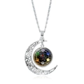 Détail du collier croissant de lune argenté avec cercle magique et symboles mystères - Style d'Astrolabe Magique Coloré Vintage (JY008544-10) / Argent
