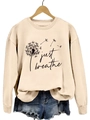 Details des Just Breathe Löwenzahn-Aufdrucks auf beige Sweatshirt und Denim-Shorts - S / Löwenzahn-Druck / Sandfarben