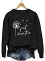 Détail de l'imprimé pissenlit Just Breathe sur un sweat-shirt noir avec short en jean - S / Imprimé pissenlit / Noir