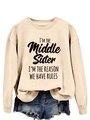 Détail de l'imprimé Middle Sister sur un sweat à manches longues et short en jean - S / Sable (Police Noire)