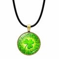 Collier pendentif trèfle vintage avec verre de cristal vert et cadre en métal bronze - Fond radial bronze (JY008637-5)