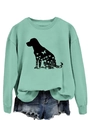Détail du sweat vert menthe avec silhouette de chien et motifs floraux - S / Sweat-shirt vert clair (motif de texte noir)