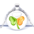 Détail du pendentif trèfle argenté aux couleurs du drapeau irlandais vert blanc orange - Style Caractéristique Culturelle Ethnique (JY008699-9)