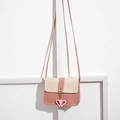 Borsa a tracolla porta cellulare rosa e beige con pendente a cuore e chiusura metallica - Rosa