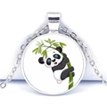 Collier avec pendentif gemme du temps panda et bambou avec chaîne à maillons argentés - Style Panda Grimpant au Bambou (Silver-1)