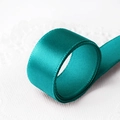 Rollo de cinta de satén verde pavo real textura de seda para regalo sobre encaje blanco - Estilo Estrecho (HZ0214)