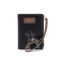 Détail de l'imprimé girafe sur porte-monnaie en cuir PU noir avec écusson de marque - Noir