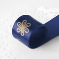 Donkerblauw satijnen lint met gouden bloemenprint voor verpakking van geschenkdozen - Donkerblauw Goudstempelen (HN004)