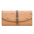 Détail du portefeuille beige à carreaux avec nœud doré et logo de marque embossé - Orange