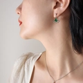 Elegante set di gioielli ginkgo in zircone verde con orecchini e collana coordinati - Orecchini a Forma di Ventaglio con Foglia di Ginkgo / Argento