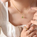 Set collana ginkgo oro con ciondolo a ventaglio in smalto verde e anelli di perle - Collana a Forma di Ventaglio con Foglia di Ginkgo / Oro