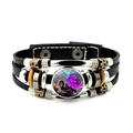 Macro-opname van punk leren armband met kralen en een glazen koepel met draakmotief - Paars Twee Vleugelige Drakenpatroon (JY008832-4)