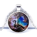 Collar con colgante de dragón azul sobre nebulosa púrpura y cúpula de vidrio redonda - Plata - Dragón Azul Estrellado