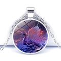 Collier pendentif dragon argenté avec gemme en verre nébuleuse et motif d'ailes - Argent - Dragon Ailé Occidental