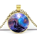 Collier dragon en bronze avec fond de nébuleuse bleue et couvercle en dôme de verre - Bronze - Dragon Ailes Bleues Étoilé