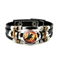 Detalle de la pulsera multicapa de cuero con dije de silueta de vaquero al atardecer - Estilo Vaquero Paisaje de Cactus (JY008913-10)