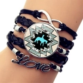 Dettaglio del bracciale multistrato in pelle con simbolo Infinito e sagoma di cowboy - Stile Geometrico Azteco (JY008934-11)