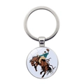 Detailansicht silberner Texas Western Cowboy Schlüsselanhänger mit Rodeo-Illustration - Silber Amerikanischer Vintage Cowboy