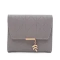 Petit portefeuille gris pour femme en cuir PU avec pendentif feuille et matelassage - Gris