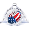 Collier argenté avec un pendentif rond au motif drapeau américain et football - Ballon de rugby