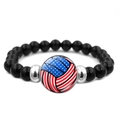Detalle de la pulsera de cuentas de obsidiana negra con voleibol de bandera americana - Tema Voleibol
