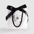 Sacchetto regalo bianco minimalista con fiocco di raso nero e motivi di luna e stelle - Stile Stella e Luna (HB10028星星月亮)